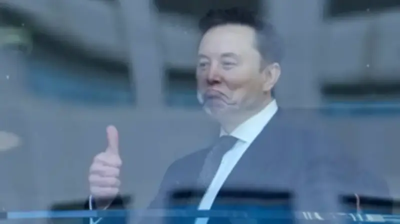 Elon Musk bietet Familie von getötetem Studenten Klagehilfe an