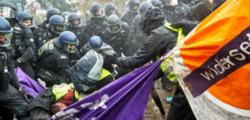 Erfurt im Ausnahmezustand: Größter Polizeieinsatz gegen AfD-Parteitag