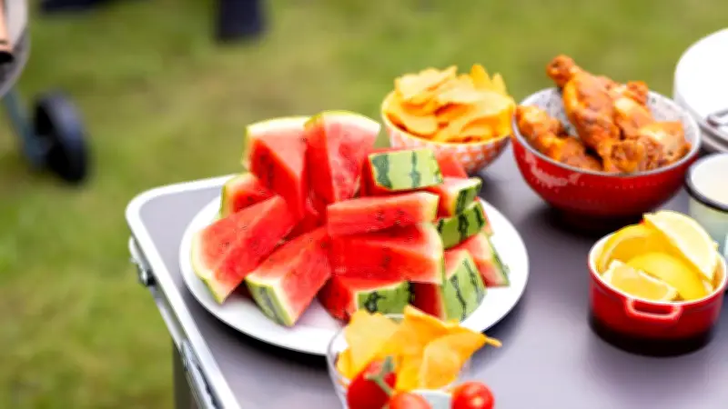 Ernährung bei Hitze: Drei-Punkte-Plan von Dr. Riedl zur Abkühlung