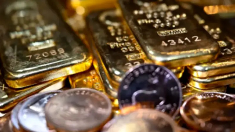 Falsche Polizisten stehlen Gold im Wert von Hunderttausenden Euro