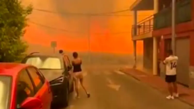 Feuerhölle in Spaniens Urlaubsparadies: Flammenwalze außer Kontrolle