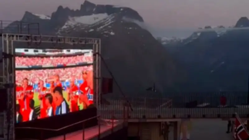 Öffentliches Public Viewing in Norwegen mit Haaland-Flair