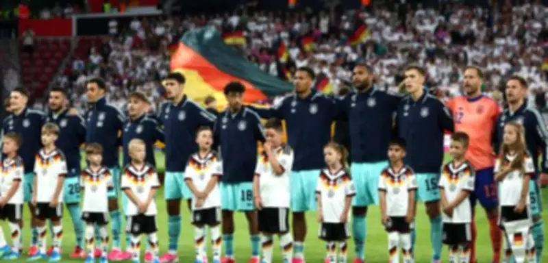 Fifa lässt bei WM alle 26 Spieler zur Hymne aufs Feld