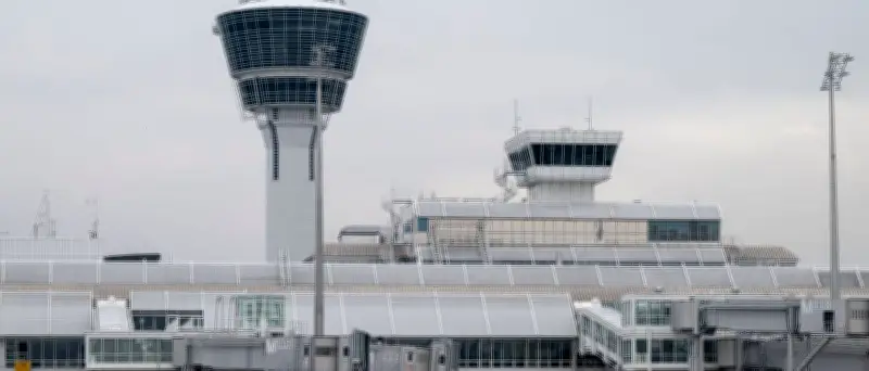 Flughafen München stellt Betrieb nach Brand im Tower ein