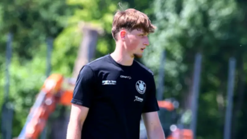 Fünf Tore in 15 Minuten: Probestürmer Noah Wallenßus begeistert Lok Leipzig