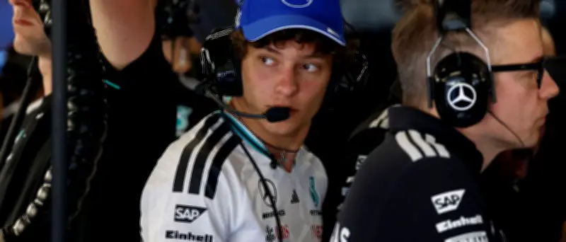 Formel-1-Training in Spanien: Russell vor Piastri, Nachwuchs im Einsatz