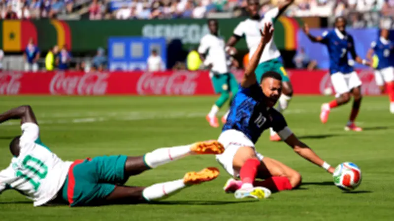 Frankreich gegen Senegal: Strittige Elfmeter-Szene sorgt für Diskussionen