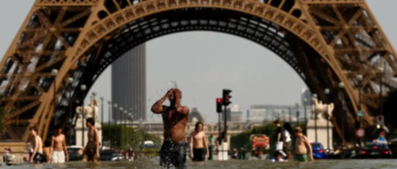 Frankreich kämpft mit Rekordhitze: 44 Grad, Schlaf im Keller, AKWs gedrosselt