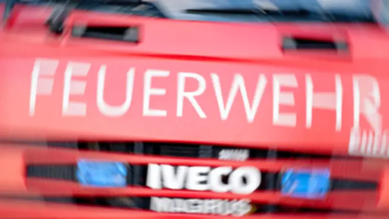 Freiburg: Zwei Wohnmobile brennen – Polizei geht von Brandstiftung aus