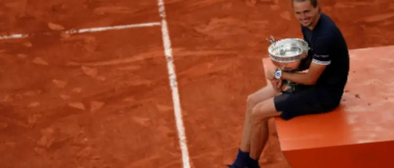 French-Open-Sieg: Zverev beendet Grand-Slam-Fluch – internationale Presse feiert Triumph