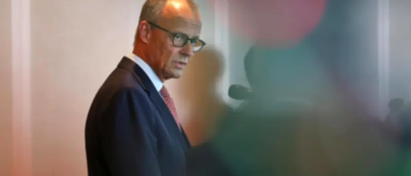 Friedrich Merz muss von Gerhard Schröder lernen: Erst das Land, dann die Partei
