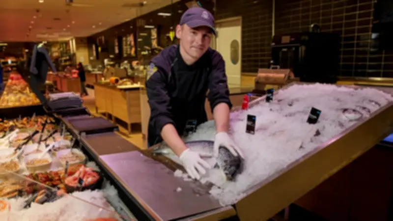 Frische Fisch erkennen: Edeka-Experte Pascal Ulrich gibt Tipps