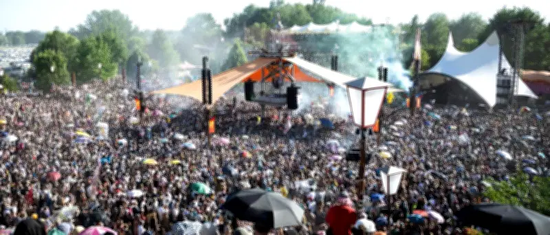 Fusion-Festival: Hitzewelle mit 39 Grad – Wasser günstiger, Waschstraße, Elektrolyt-Tests