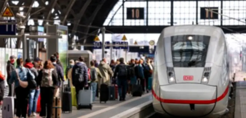 Gastbeitrag: Deutsche Doppelmoral – Ruhe im Zug? Klappe halten!