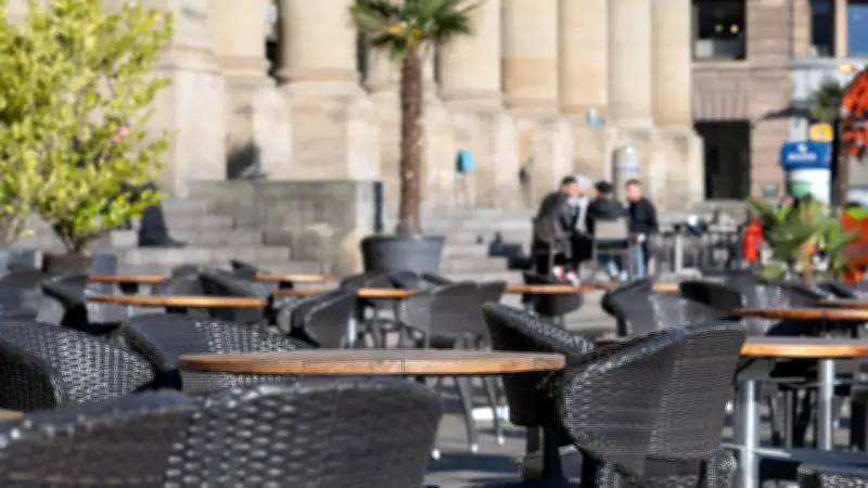 Gastgewerbe: Gastronomie trotz Steuersenkung weiter in der Krise