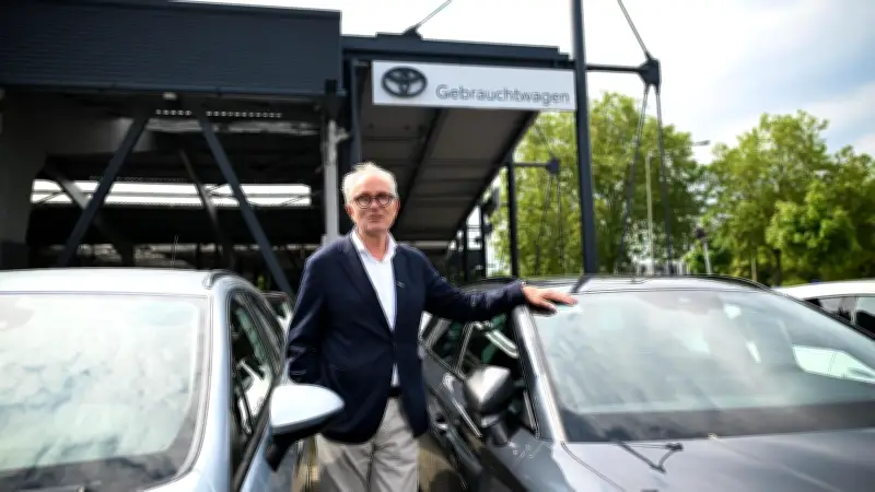 Gebrauchte E-Autos boomen: Ex-Minister mischt mit