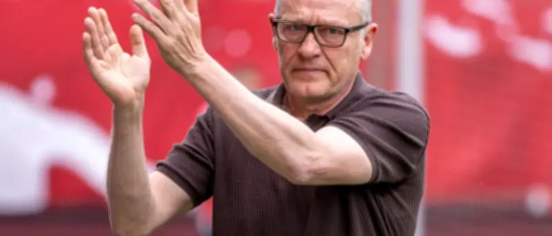 Geburtstagsständchen für WM-Experte Christian Streich live im ZDF