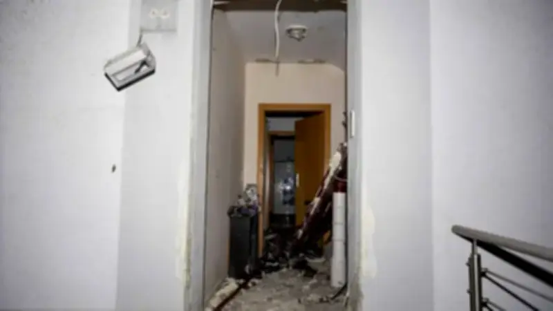 Gesprengte Haustür in Mülheim: Polizei sucht Zeugen nach Explosion