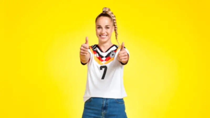 Giulia Gwinn als Netto-Botschafterin: Das hat sie immer im Kühlschrank
