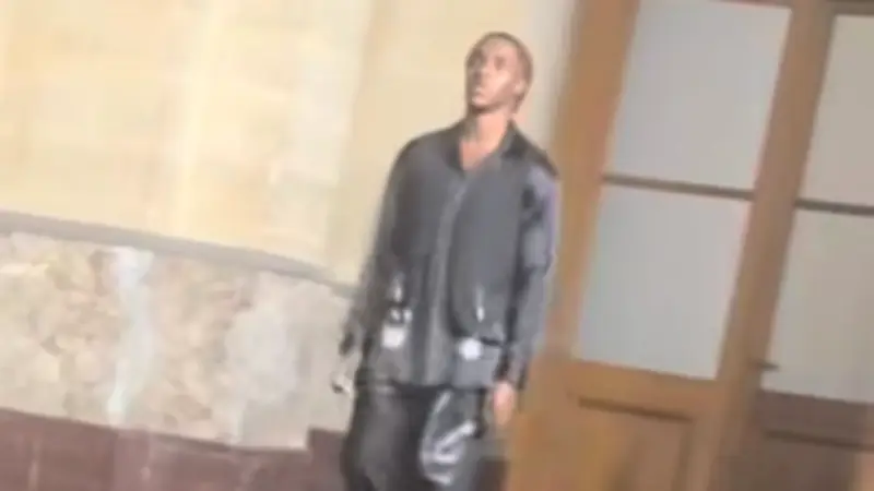 Gnabry und Ex-Bayern-Star Tel bei Fashion Week in Paris