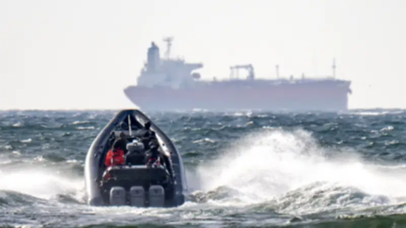 Greenpeace: Russische Schattenflotte nähert sich deutscher Ostseeküste