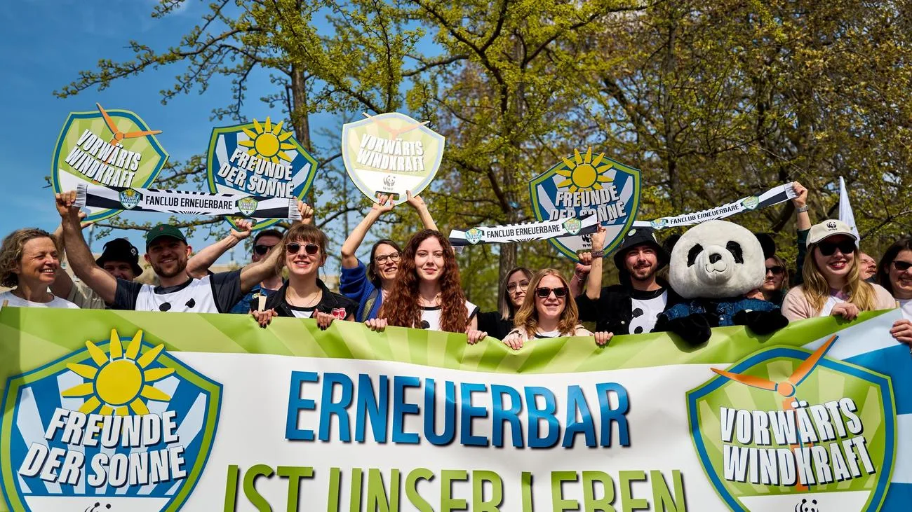 Tausende protestieren gegen Energiepolitik der Regierung