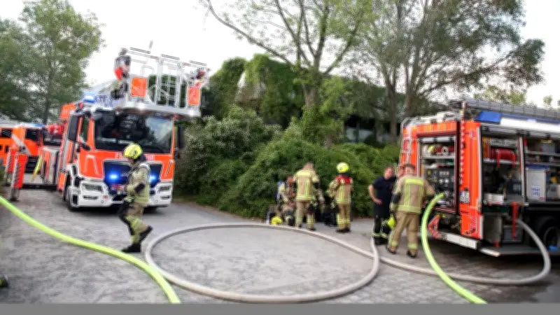 Großeinsatz in Reinickendorf: Feuer in Sporthalle der Lauterbach-Schulen