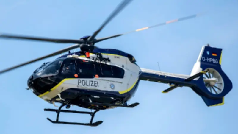 Großfahndung in Bayern: 27-jähriger Häftling aus Polizeiwagen geflohen