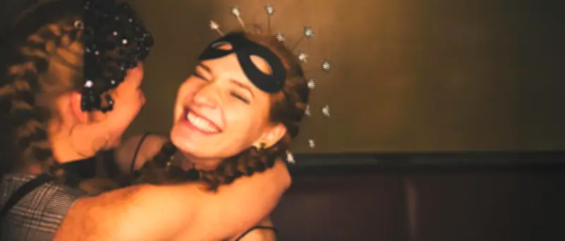 Gruppensex: Wie ich auf Sexpartys meine beste Freundin fand