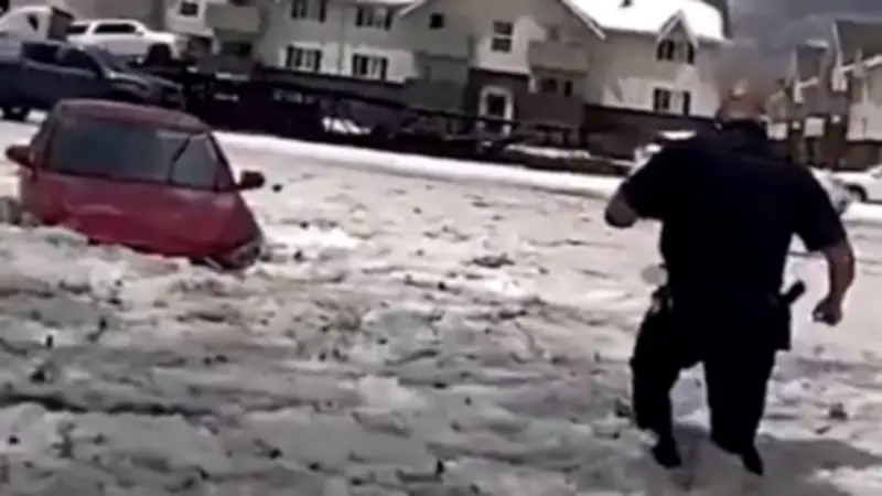 Hagel-Hölle in Colorado: Bodycam zeigt spektakuläre Rettung einer Autofahrerin