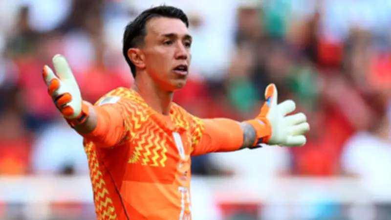 Höchststrafe für WM-Legende Muslera nach Mega-Patzer
