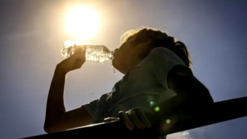 Hitze-Experte empfiehlt diese Getränke statt Wasser – „ideal“