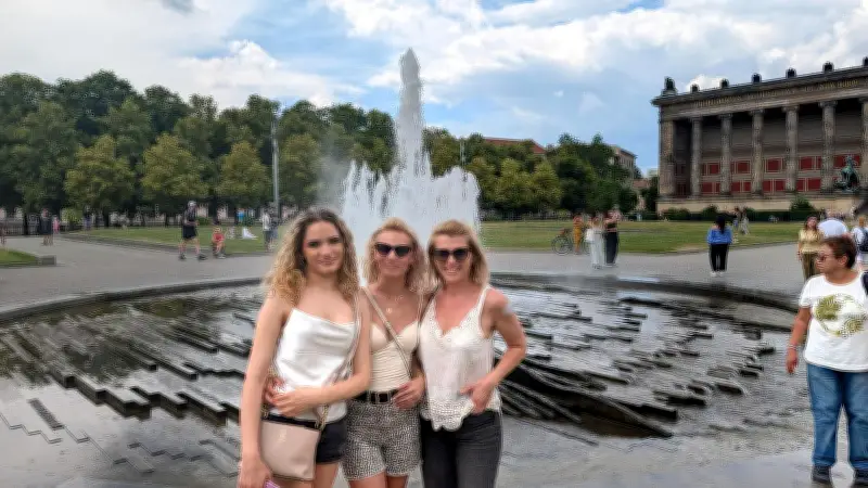 Hitze in Berlin: So bewahren Berliner an Hotspots einen kühlen Kopf