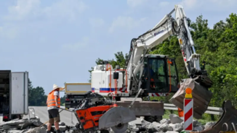 Hitzewelle belastet Infrastruktur: Autobahnen und Gleise beschädigt