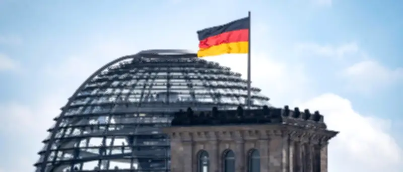 Hitzewelle in Berlin: Bundestag sperrt Kuppel, Grillverbot in Parks