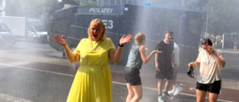 Hitzewelle in Berlin: Polizei setzt Wasserwerfer zur Abkühlung ein – Rekord gebrochen