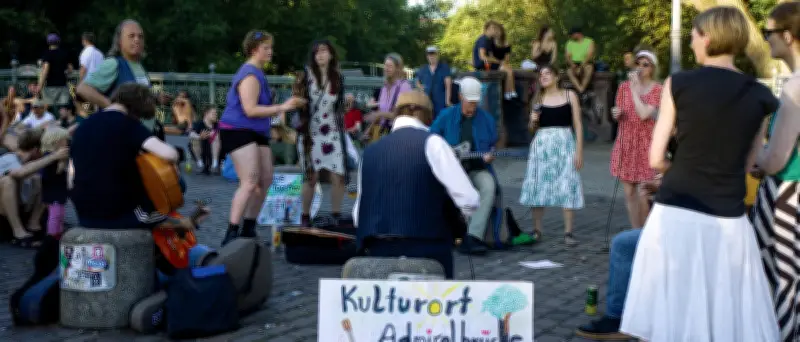 Hobby-Musikerin auf Berliner Admiralbrücke festgenommen: Streit eskaliert