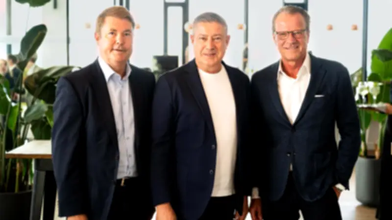 HÖRZU feiert 80. Geburtstag in Düsseldorf mit Promis und Humor