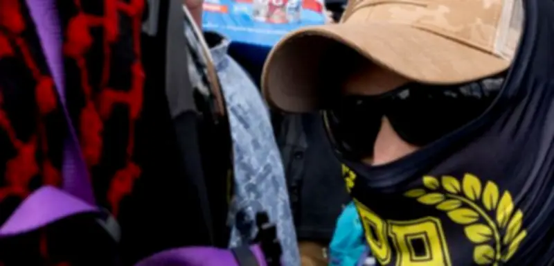 ICE-Proteste in Newark eskalieren: Proud Boys und Trump-Fans gegen Demonstranten