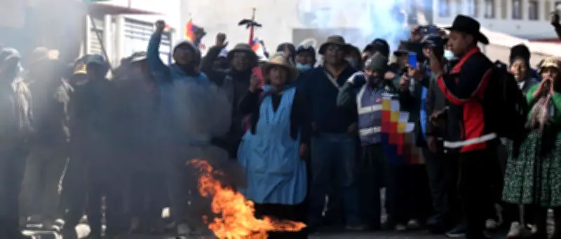 Indigene Bauern legen La Paz lahm: Bolivien droht mit Militär