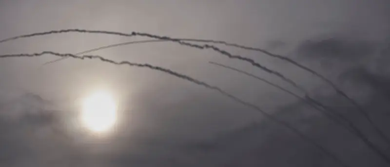 Iran feuert erneut Raketen auf Israel: Eskalation im Nahostkonflikt