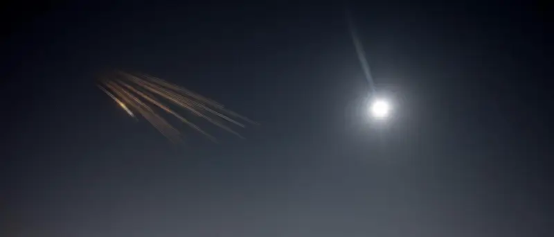 Iran feuert Raketen auf Israel: Eskalation im Nahen Osten