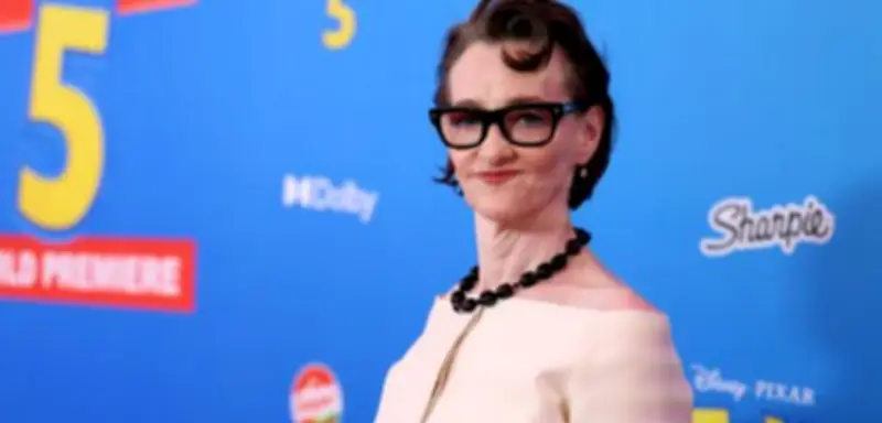 Joan Cusack nach elf Jahren Pause zurück auf dem roten Teppich