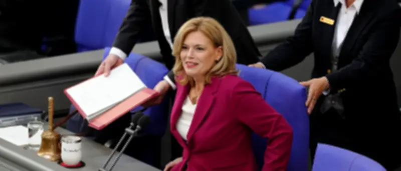 Jörg Pilawa besucht Julia Klöckner im Bundestag auf der Besuchertribüne