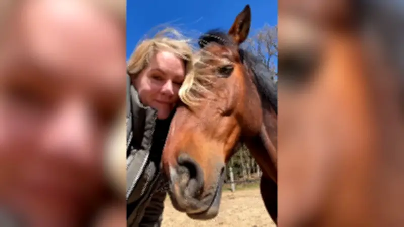 Judith Rakers trauert um Pferd Carlson: Emotionaler Abschied