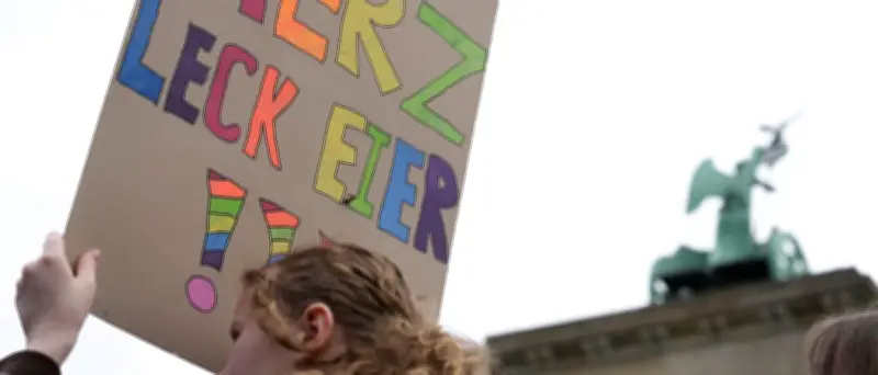Jugendwort 2026: Hat „Mehrzweckeier“ eine Chance?