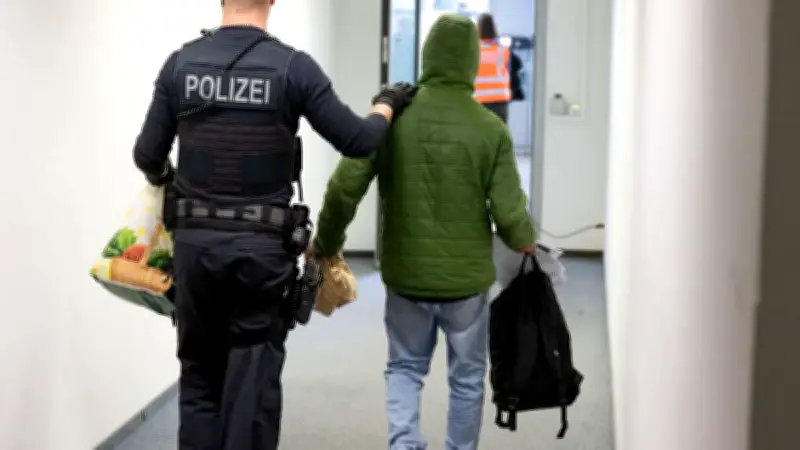 Justizminister Oppelt will härter gegen kriminelle Ausländer vorgehen