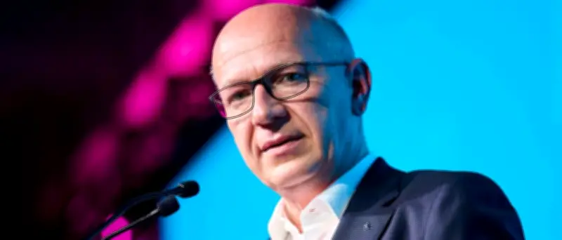 Kai Wegner als CDU-Spitzenkandidat gewählt: Bruder von Ulrich Wickert stört Parteitag