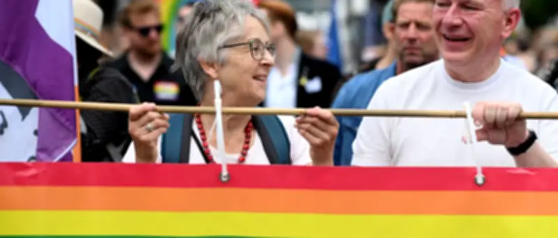 Kai Wegner fährt erstmals mit eigenem Truck beim Berliner CSD