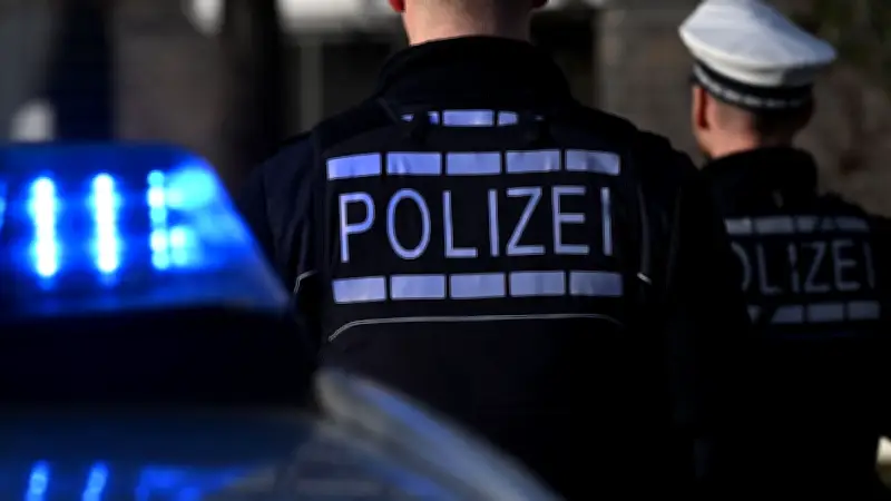 Kein Dauer-Blaulicht: Baden-Württembergs Polizei setzt auf Folie